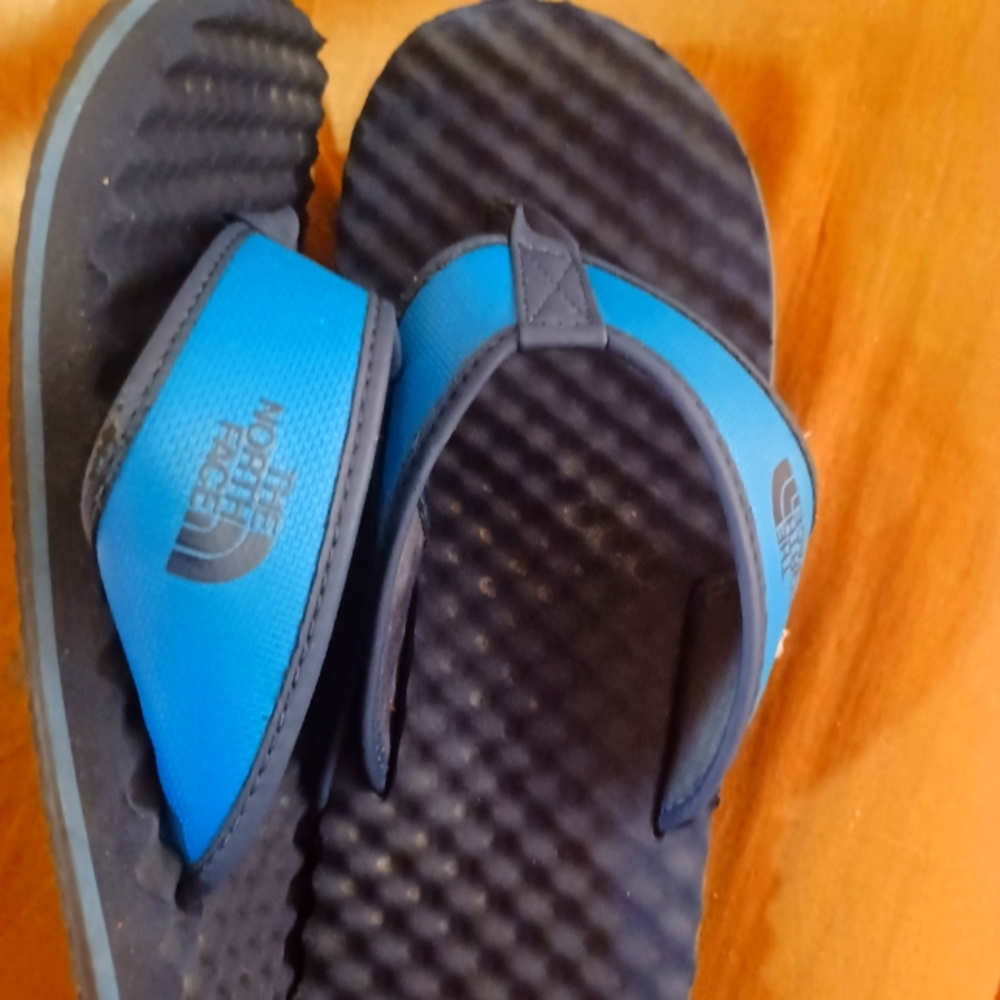 Retro North face blue flip flops